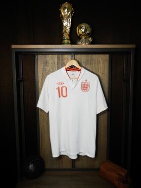England 2012/13 Home Jersey – Rooney #10 – Size L – White Umbro Shirt MPN: 10212
